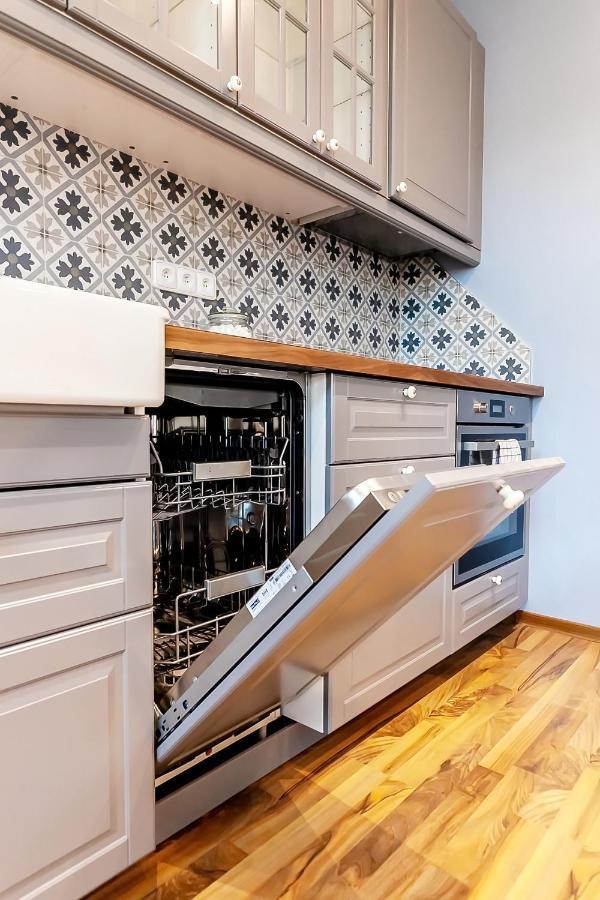 Attic Apartment On Waterfront / View / Netflix Praga Exterior foto