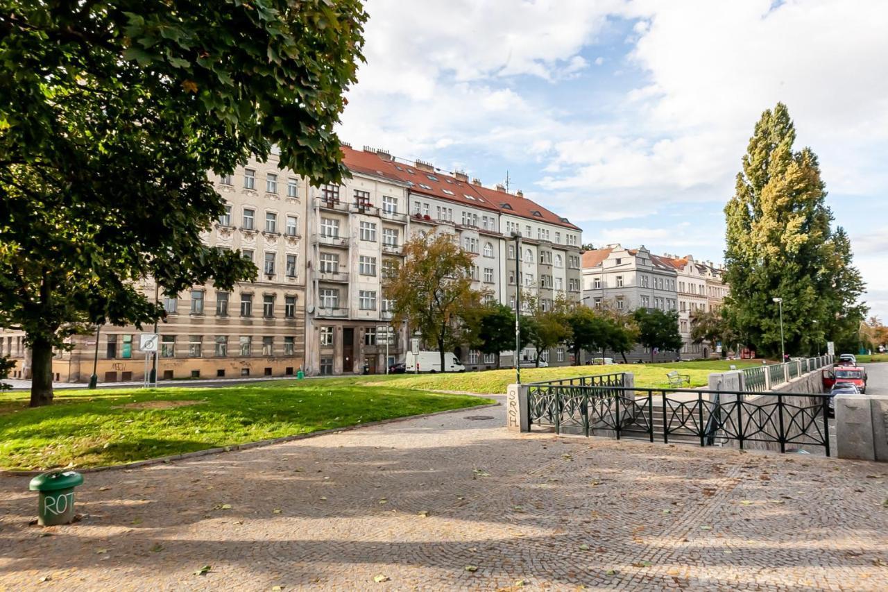 Attic Apartment On Waterfront / View / Netflix Praga Exterior foto
